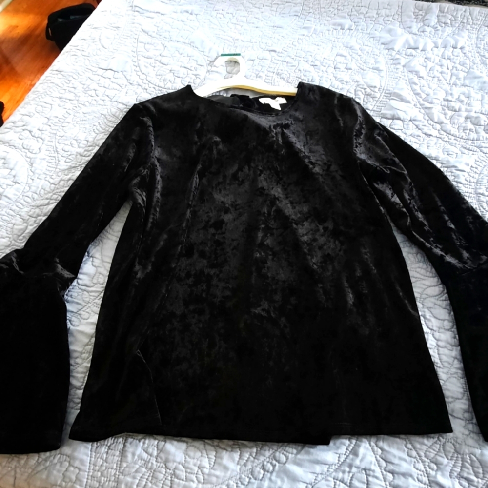 Elegant Black Velvet Women's Top
